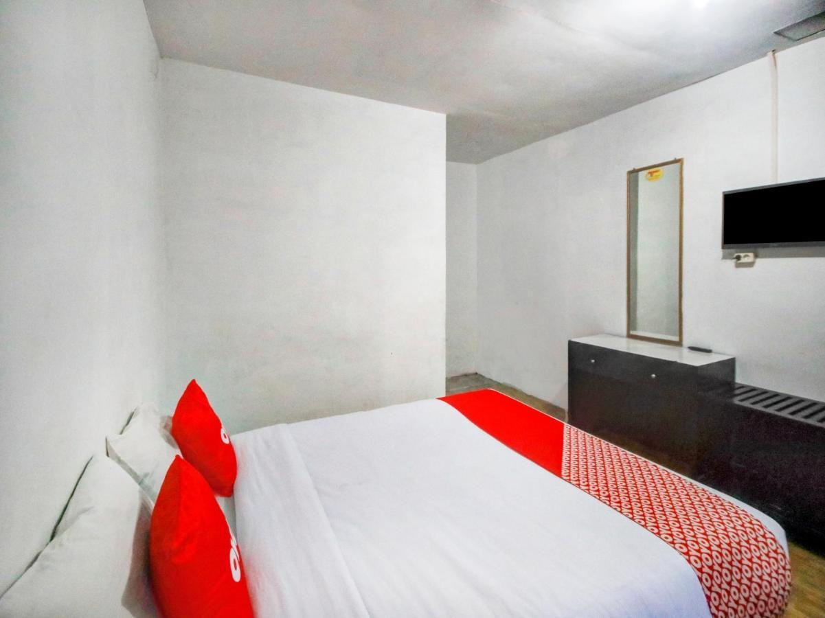 โอโย 2322 เดียน กาโรนา โฮเต็ล Hotel เบอราสตากี ภายนอก รูปภาพ